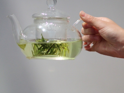 喝茶的好處和壞處分別是什么，長期喝茶有什么危害？