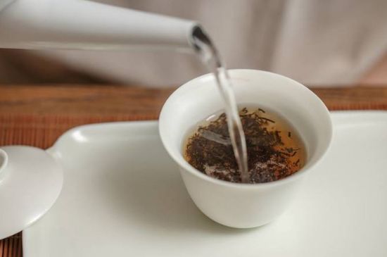 各類(lèi)茶的注水方式，不同的茶泡茶時(shí)怎么注水