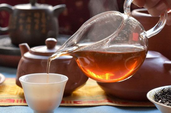 老茶浸蜜有什么功效，茶葉浸蜂蜜治咳嗽