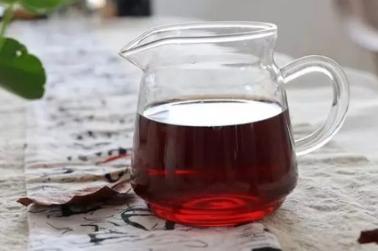 黑茶調(diào)理婦科病，女人喝黑茶好處太多了！