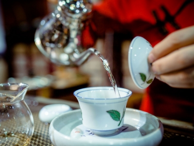 千萬別做兼職茶藝師，女人學(xué)茶藝好嗎？