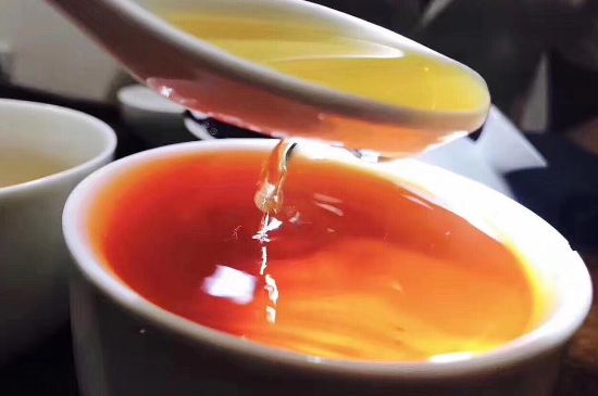 女人喝肉桂紅茶有什么好處，肉桂加紅茶的功效與作用