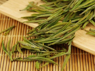 安吉白茶的功效與作用，簡單概括安吉<a href=http://m.jiaodonghuabobo.com/fenlei/baicha/ target=_blank class=infotextkey>白茶功效</a>