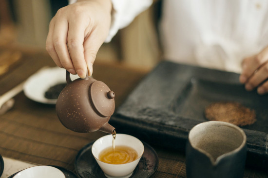 女人喝茶要行扣茶禮嗎，叩茶禮女士能用嗎？