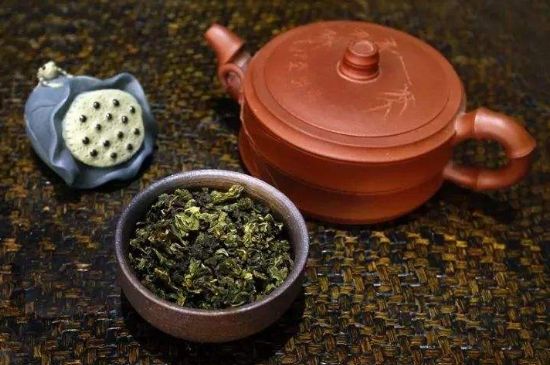 泡大紅袍、肉桂和水仙可以用一個紫砂壺嗎，可以摻一起沖泡么？