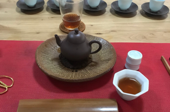 肉桂可以用紫砂壺沖泡嗎，紫砂壺能泡武夷巖茶肉桂用嗎？