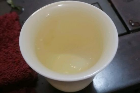 春茶上市白茶的好壞怎么區(qū)分，春白茶怎么分辨好不好？