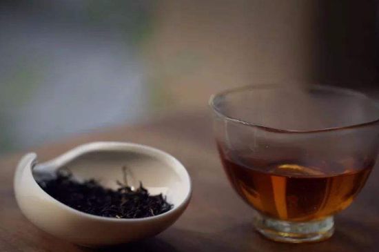 泡好的茶水放冰箱能保存多久，泡好的茶冷藏放多久？