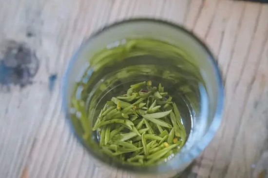 泡好的茶水放冰箱能保存多久，泡好的茶冷藏放多久？