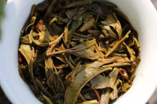 什么茶葉容易放香精，香精茶有什么危害？