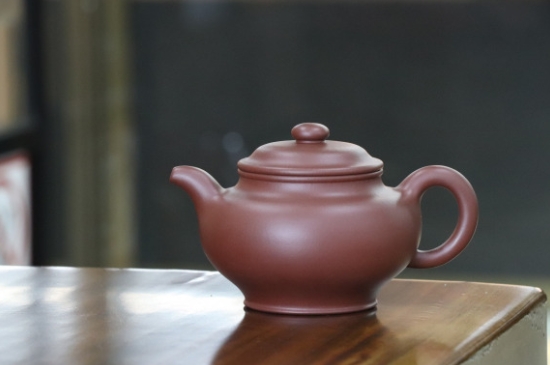 剛買的紫砂壺要怎么開壺養(yǎng)壺，<a href=http://m.jiaodonghuabobo.com/chaju/zisha/ target=_blank class=infotextkey>紫砂壺開壺</a>與養(yǎng)壺的方式方法