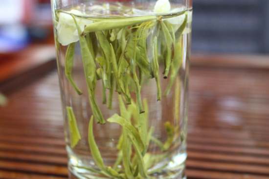 茉莉銀針適合什么人喝，茉莉銀針茶有什么功效