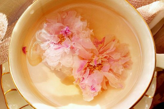 玫瑰花茶的功效與作用，堅持喝一個月玫瑰花茶會怎樣？