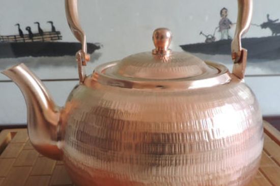 用銅壺?zé)惺裁唇?，銅壺煮水的兩大忌諱和好處