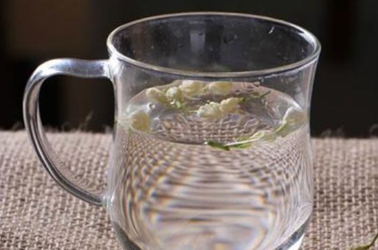 茉莉泡水禁忌，茉莉干花泡水的功效與禁忌