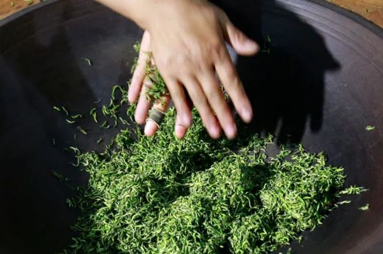 茶葉怎么炒制才香，怎樣炒茶葉更香？