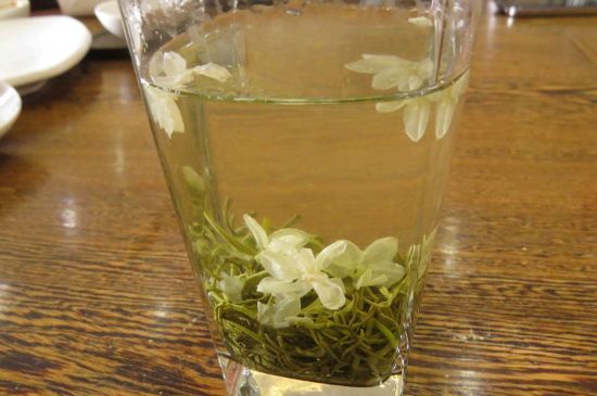 茉莉龍珠可以和什么一起泡茶，茉莉龍珠茶能加蜂蜜嗎？