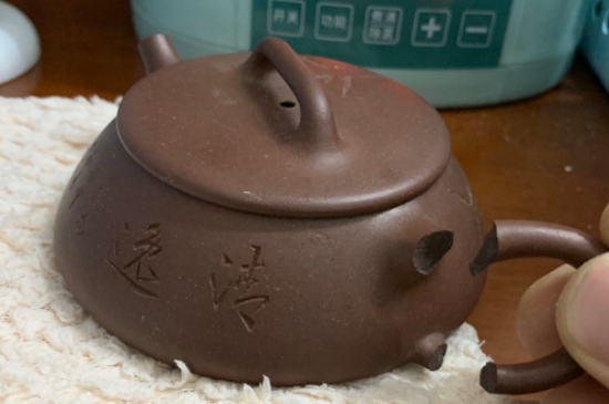 新買的紫砂壺為什么會(huì)裂，真的紫砂壺是不是很容易開裂？