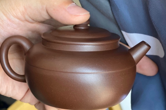 新買的紫砂壺為什么會(huì)裂，真的紫砂壺是不是很容易開裂？