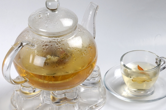 經(jīng)常菊花泡水好嗎，喝菊花茶有什么好處？