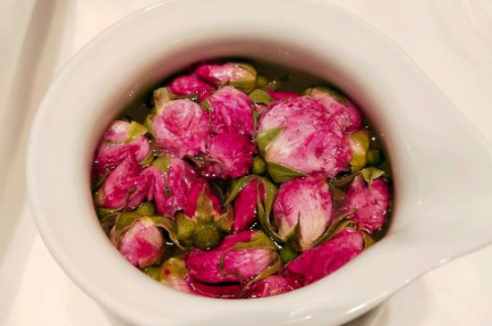 玫瑰花泡水喝的9大禁忌，喝玫瑰花茶有什么禁忌