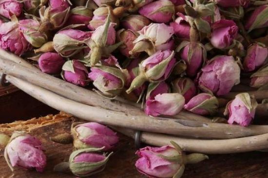 玫瑰花茶是應(yīng)該煮還是蒸，玫瑰花茶是不是煮一下效果更好？