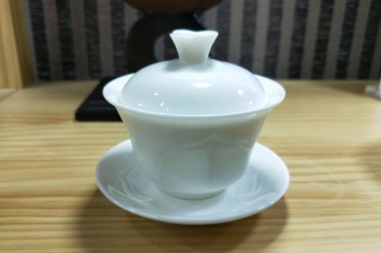 常見(jiàn)的七大材質(zhì)的茶具優(yōu)缺點(diǎn)，用什么材質(zhì)的茶具泡茶最好？