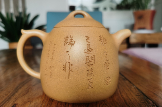 紫砂開(kāi)壺和不開(kāi)壺的區(qū)別，紫砂壺開(kāi)壺的正確方法及開(kāi)壺建議