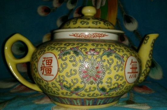 瓷壺適合泡什么茶，瓷器茶具喝什么茶好