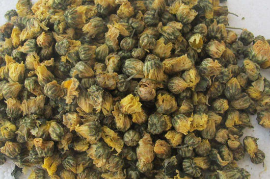 菊花茶大朵小朵有什么區(qū)別，菊花喝大朵還是小朵？