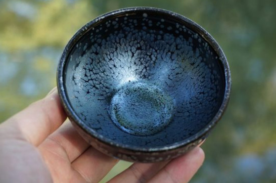 怎么鑒別建盞化學(xué)釉，真假建盞的對比與辨別