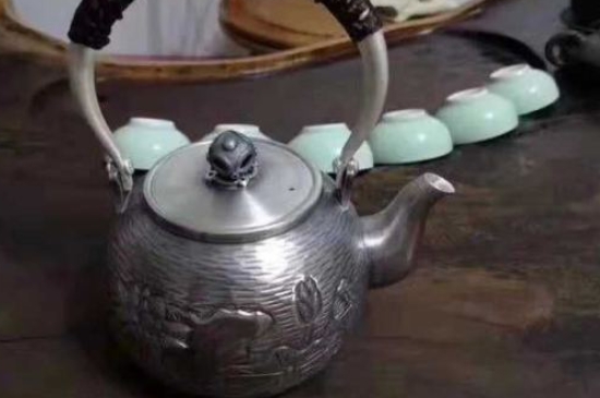 常見(jiàn)的七大材質(zhì)的茶具優(yōu)缺點(diǎn)，用什么材質(zhì)的茶具泡茶最好？