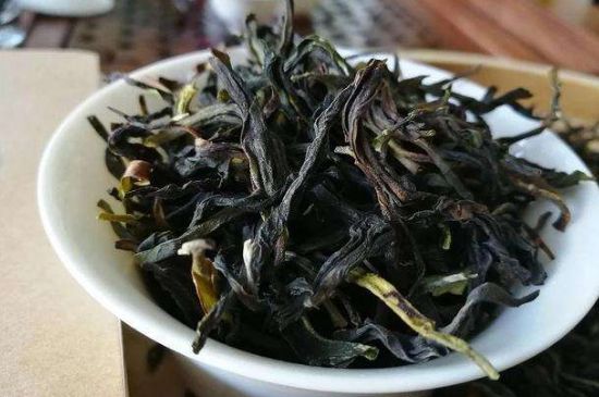 鴨屎香單叢雪片茶的特點(diǎn)，鳳凰雪片茶有什么特點(diǎn)？