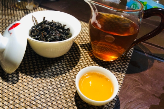 為什么喝巖茶會上火，巖茶喝多上火怎么辦？
