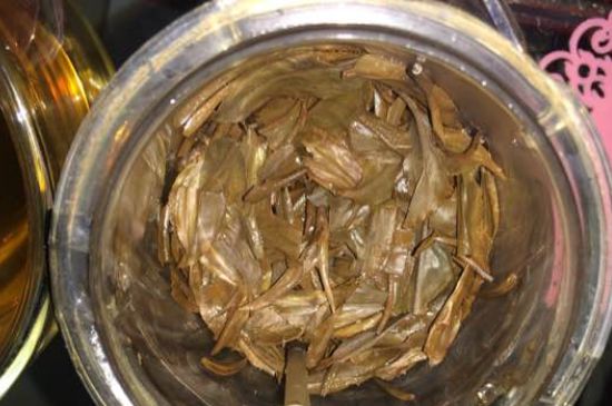 金駿眉有幾個(gè)品種分哪幾個(gè)級(jí)別？按茶樹(shù)劃分5個(gè)等級(jí)！