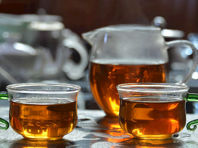 紅茶和綠茶的區(qū)別，常喝紅茶好還是綠茶好？