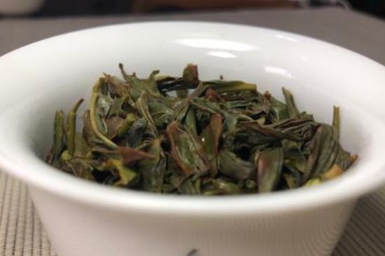 蜜蘭香和鴨屎香區(qū)別，鳳凰單樅鴨屎香vs蜜蘭香圖片對(duì)比