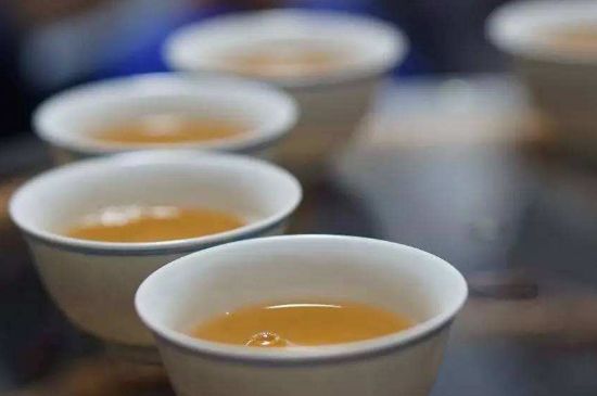 茯磚茶與普洱茶哪個好，茯茶和普洱茶口味區(qū)別
