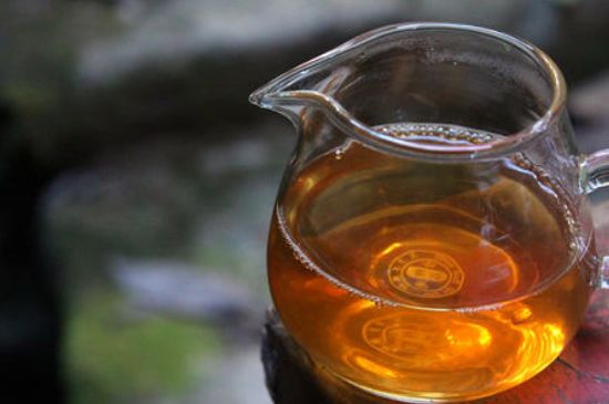 肉桂茶和大紅袍哪個(gè)貴，武夷山肉桂與大紅袍的價(jià)格比較