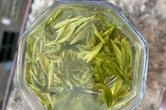 西湖龍井茶頭采和二采區(qū)別，明前龍井一采和二采什么味道？