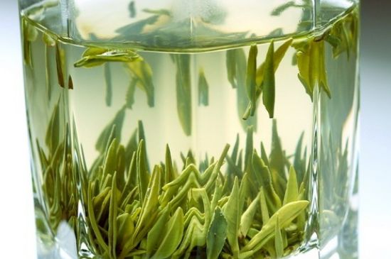 竹葉青和雀舌哪個(gè)貴，竹葉青茶貴嗎？