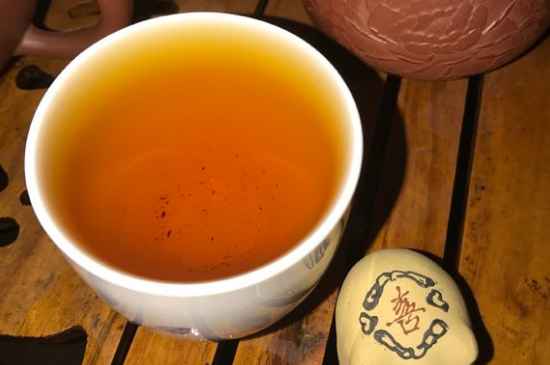 正山小種適合女人喝嗎，女人經(jīng)常喝正山小種茶好嗎