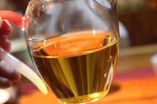 女人晚上喝紅茶好嗎，女人紅茶啥時候喝最好？