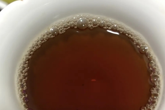 老白茶上火還是去火？夏季喝煮的老白茶會容易上火！