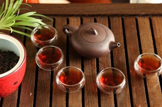 飯后多長時間喝六堡茶最好，六堡茶一天喝多少