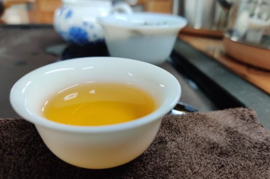 蜜蘭香好還是鴨屎香好，鳳凰單叢茶蜜蘭香和鴨屎香特點有哪些？