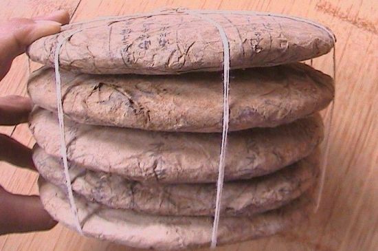 茯磚茶與普洱茶哪個好，茯茶和普洱茶口味區(qū)別