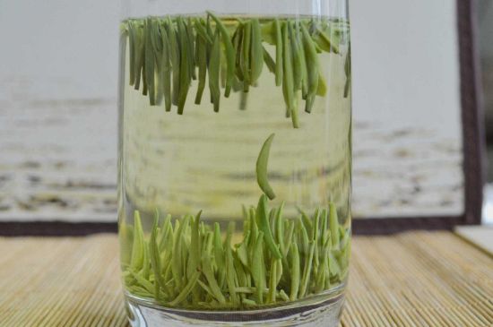 雀舌和竹葉青的區(qū)別，雀舌對(duì)比竹葉青圖片