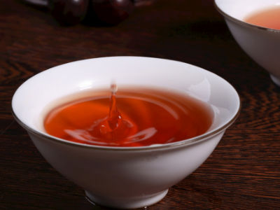 紅茶和綠茶的區(qū)別，常喝紅茶好還是綠茶好？